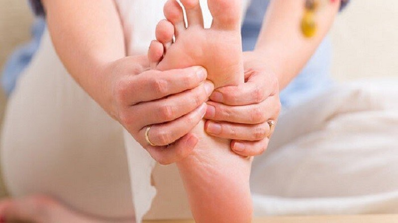 بی حسی سمت چپ بدن | دکتر طاهریون (بهترین متخصص واریس اصفهان - متخصص قلب اصفهان)