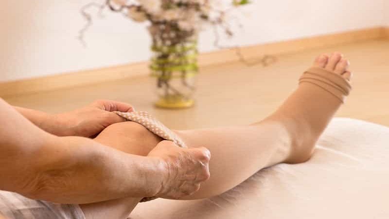 جوراب واریس | دکتر طاهریون (بهترین متخصص واریس اصفهان - متخصص قلب اصفهان)