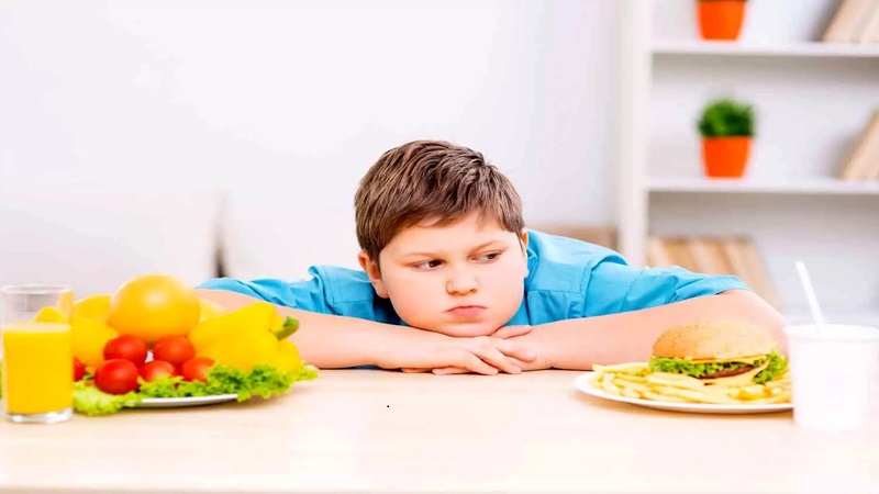 تاثیر چاقی و اضافه وزن بر بیماری‌های قلبی در کودکان و نوجوانان | دکتر مهرداد طاهریون (بهترین متخصص واریس اصفهان - متخصص قلب اصفهان)