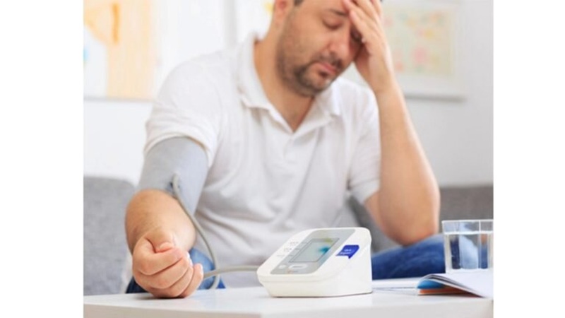 بررسی تأثیر استرس بر فشار خون و راهکارهای مدیریت آن | بهترین متخصص واریس اصفهان - متخصص قلب اصفهان | دکتر مهرداد طاهریون